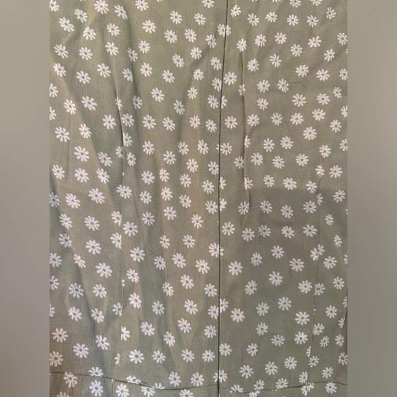 Reformation Darcy Dress in Green Floral - Size 2 - Picture 2 of 6